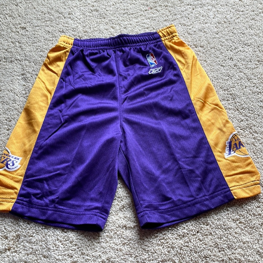 Reebok NBA Los Angeles Lakers boys size 14/16 shorts